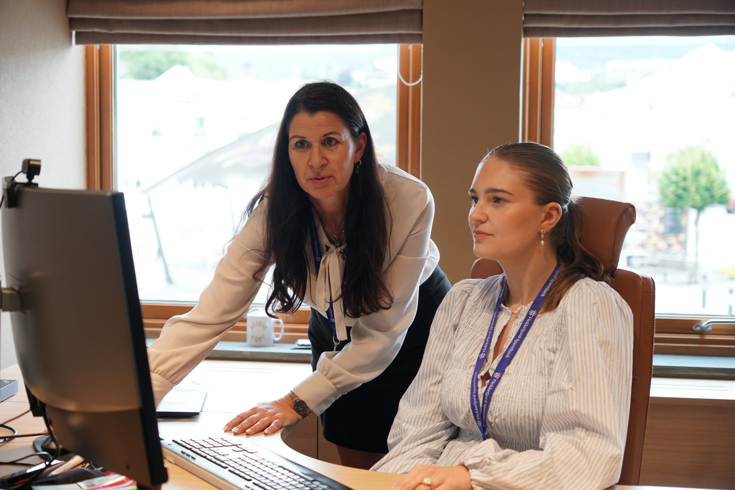 Heidi og Rebecca, Banksjef for en dag